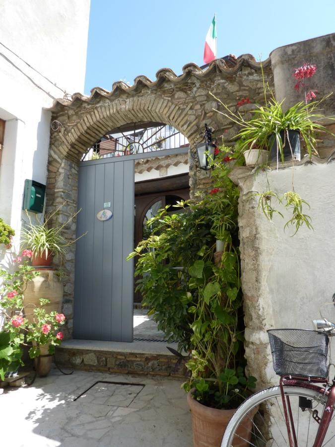 B&B Amphisya Roccella Ionica Exterior foto