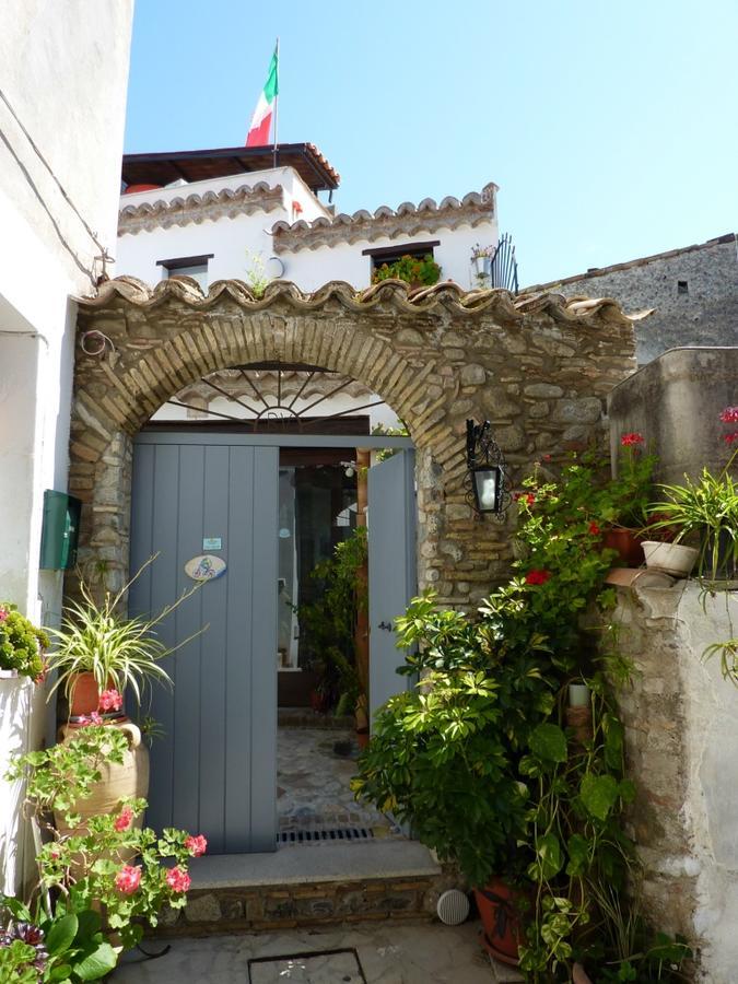 B&B Amphisya Roccella Ionica Exterior foto